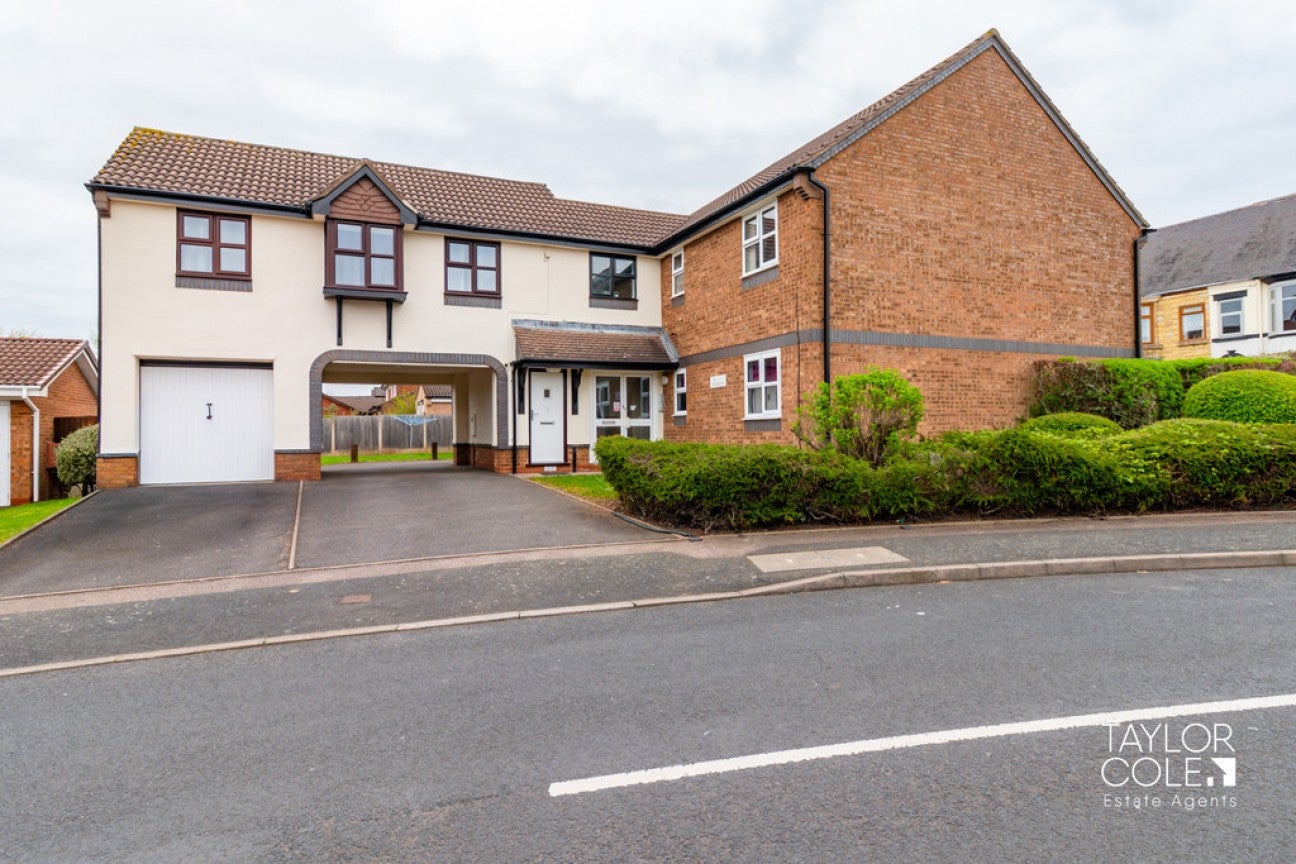 Flat Furness in Tamworth