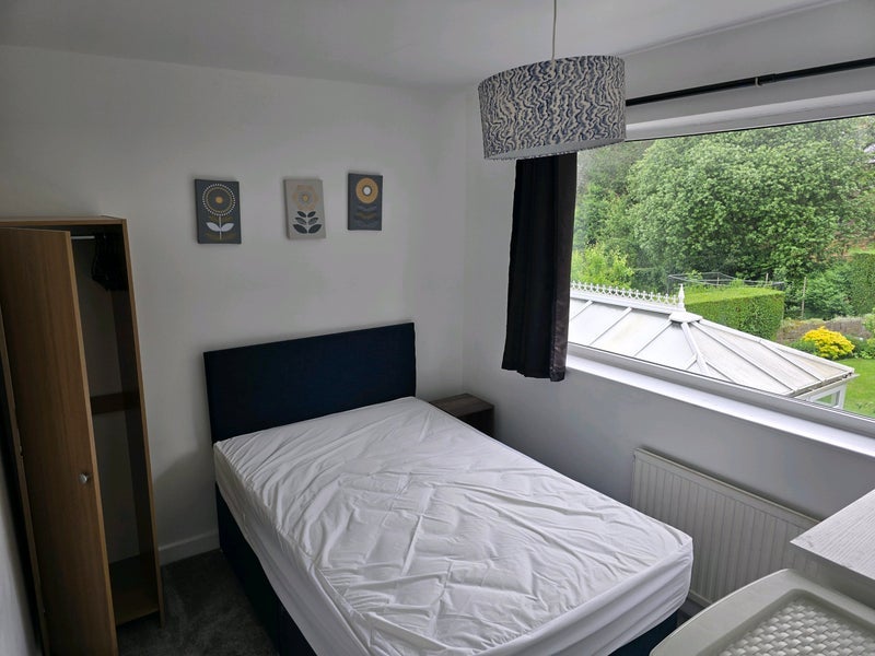 Room Holywell Lane in Leeds