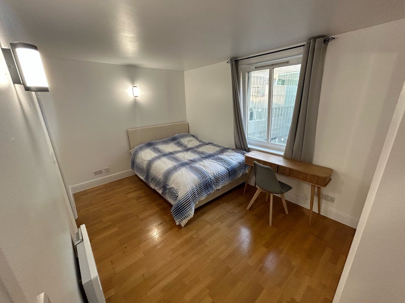 Room Coke Street in Greater London