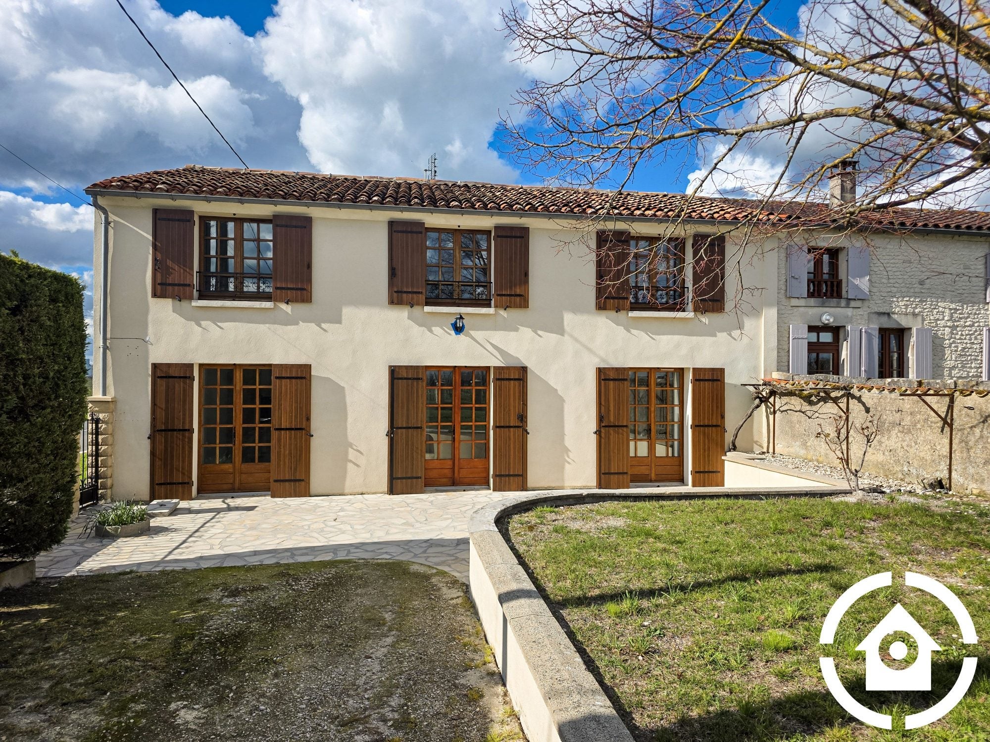 Maison Rue Du Terrier Blanc à St.-Martial-sur-Né