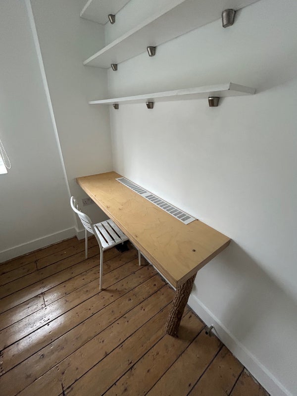 Room Smithson Road in Greater London