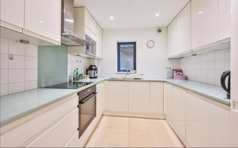 Room Putney Hill in Greater London