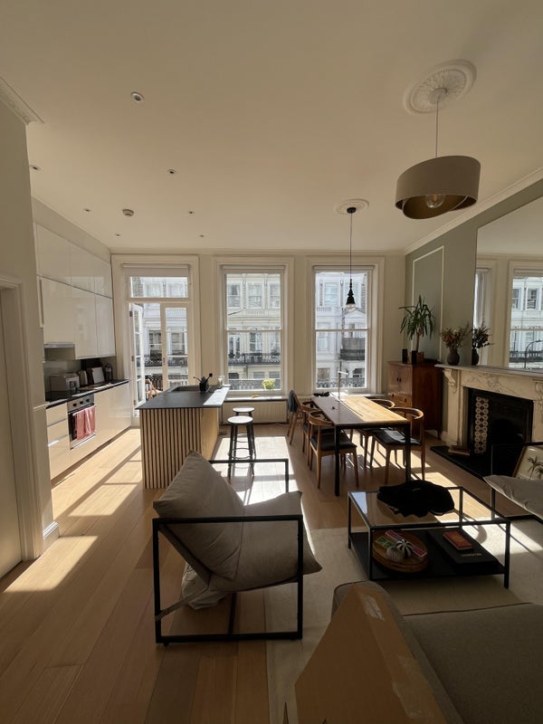 Flat Castletown Road in Greater London
