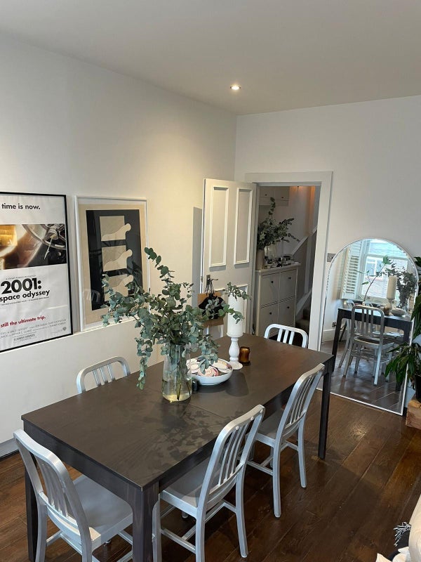 Room Cornwall Crescent in Greater London
