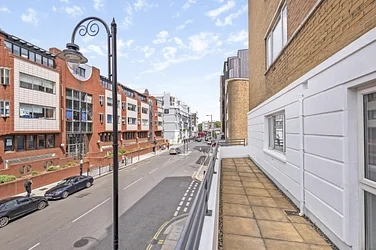 Flat Onslow Crescent in Greater London