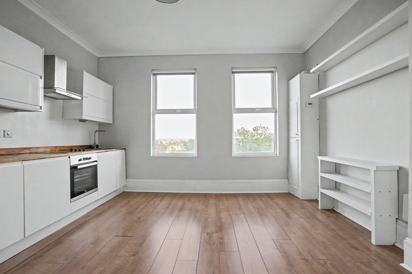 Flat Ewelme Road in Greater London