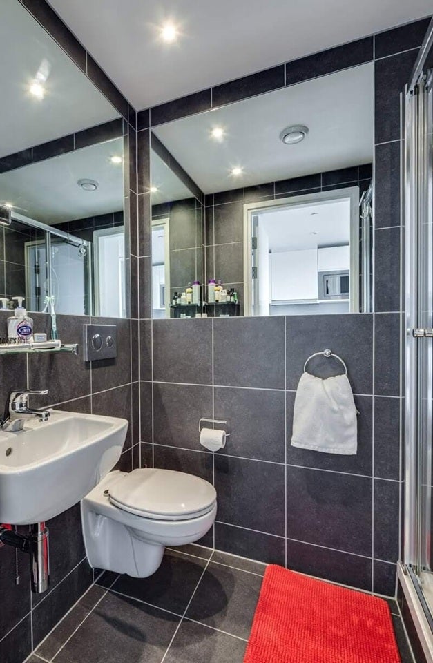Room Canal Reach in Greater London