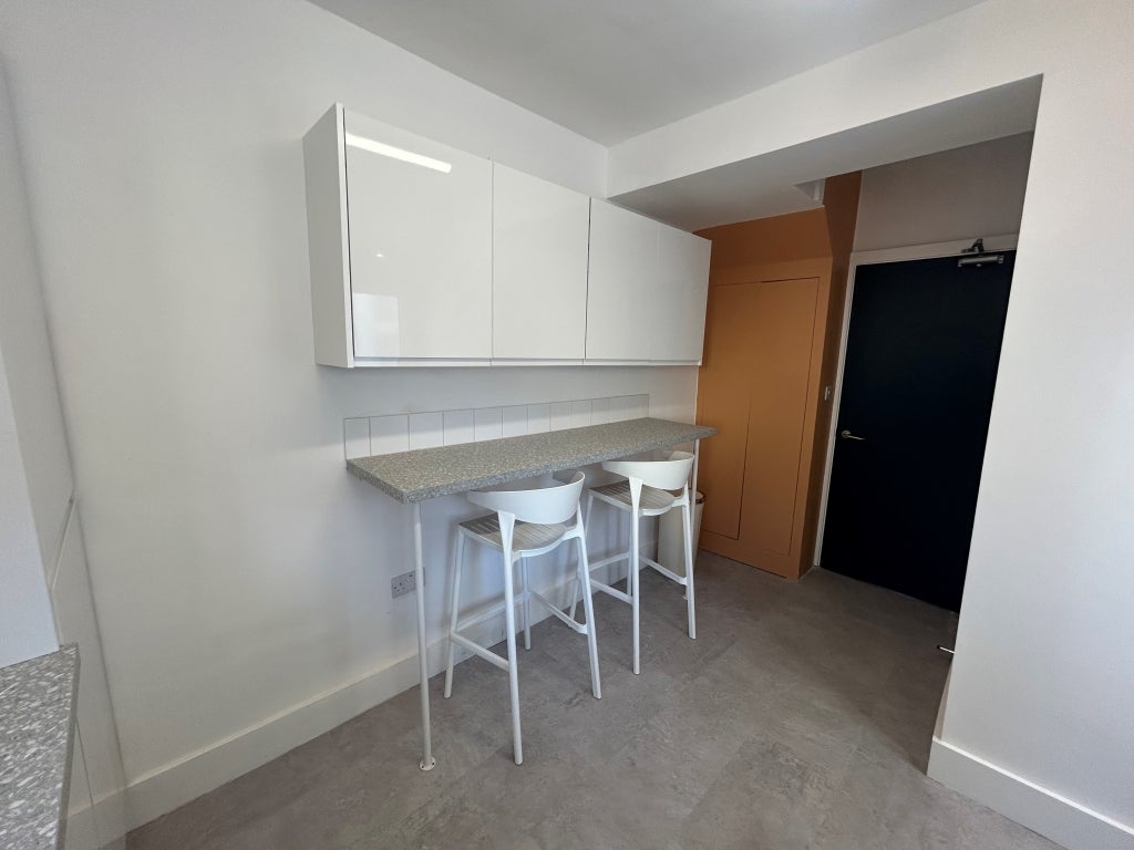 Room Ashley Street in New Ferry