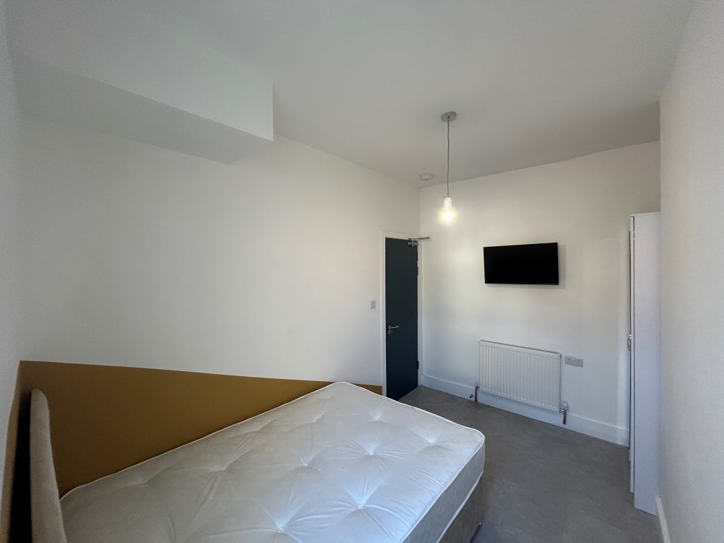 Room Ashley Street in New Ferry