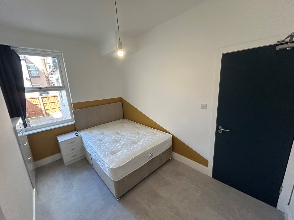 Room Ashley Street in New Ferry