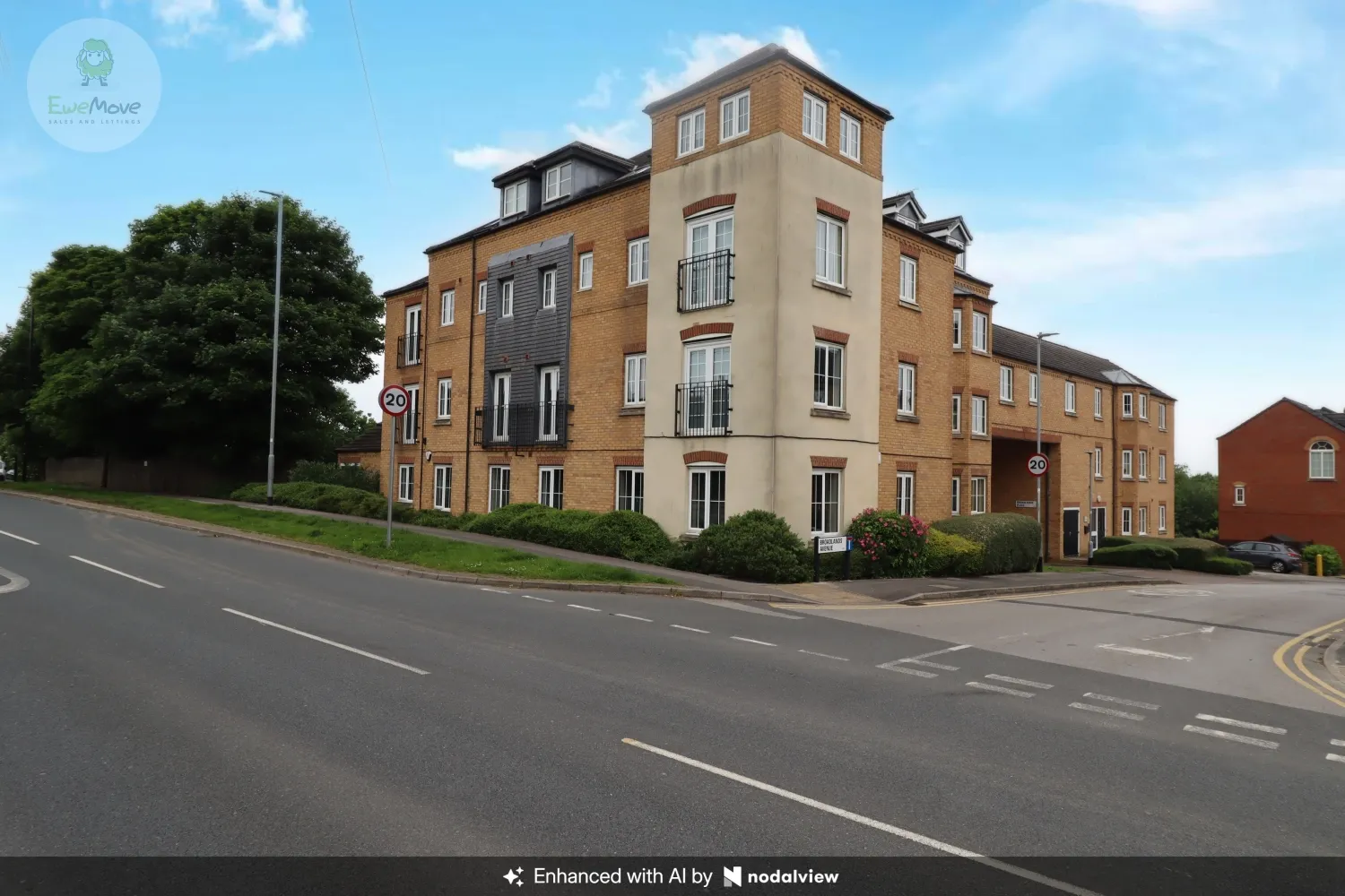 Flat Broadlands Place in Leeds