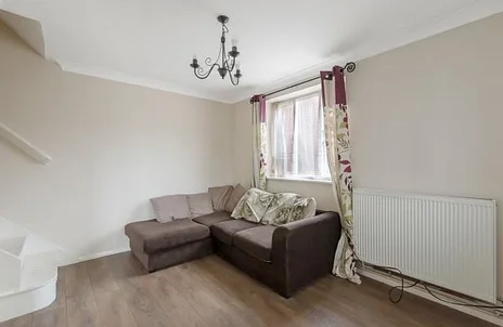 House Charleston Close in Greater London