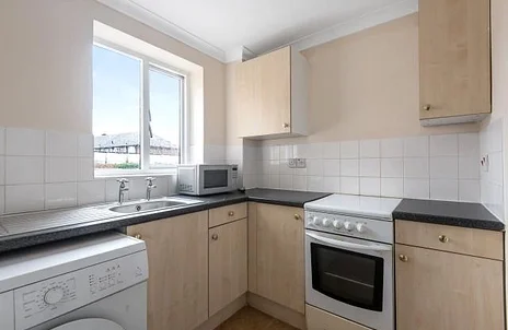 House Charleston Close in Greater London