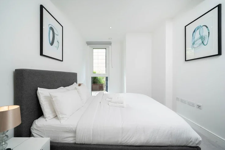 Flat Glenthorne Road in Greater London