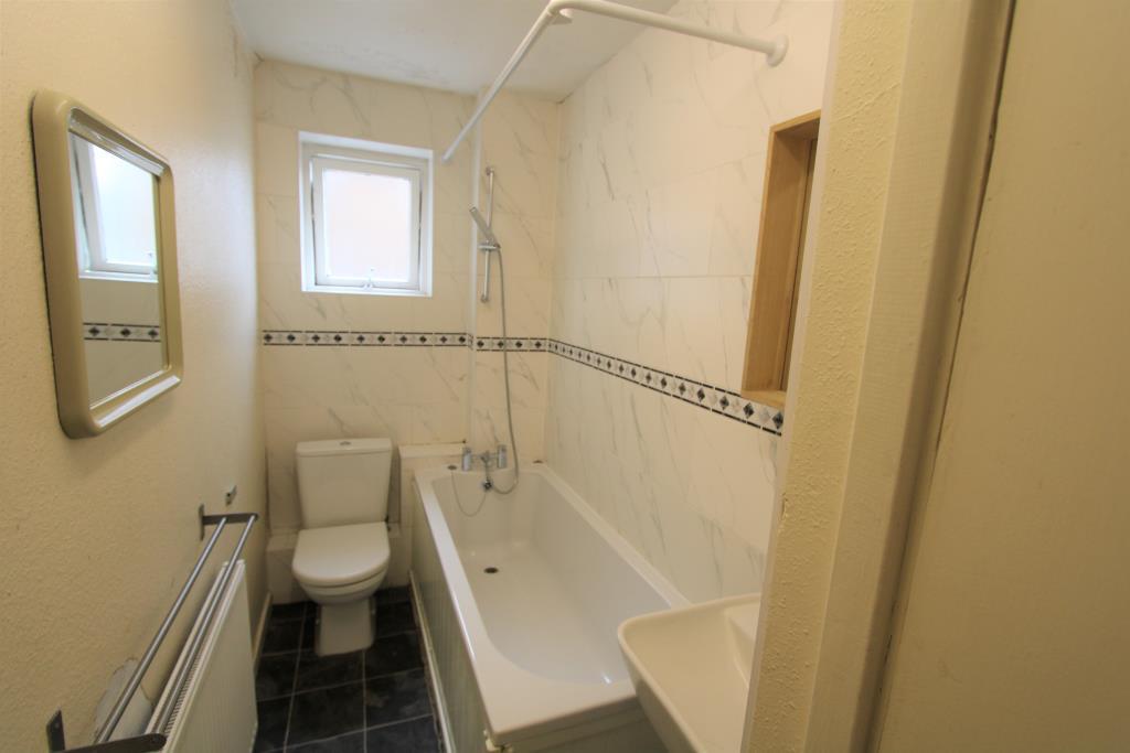 Flat Nursery Walk in Greater London