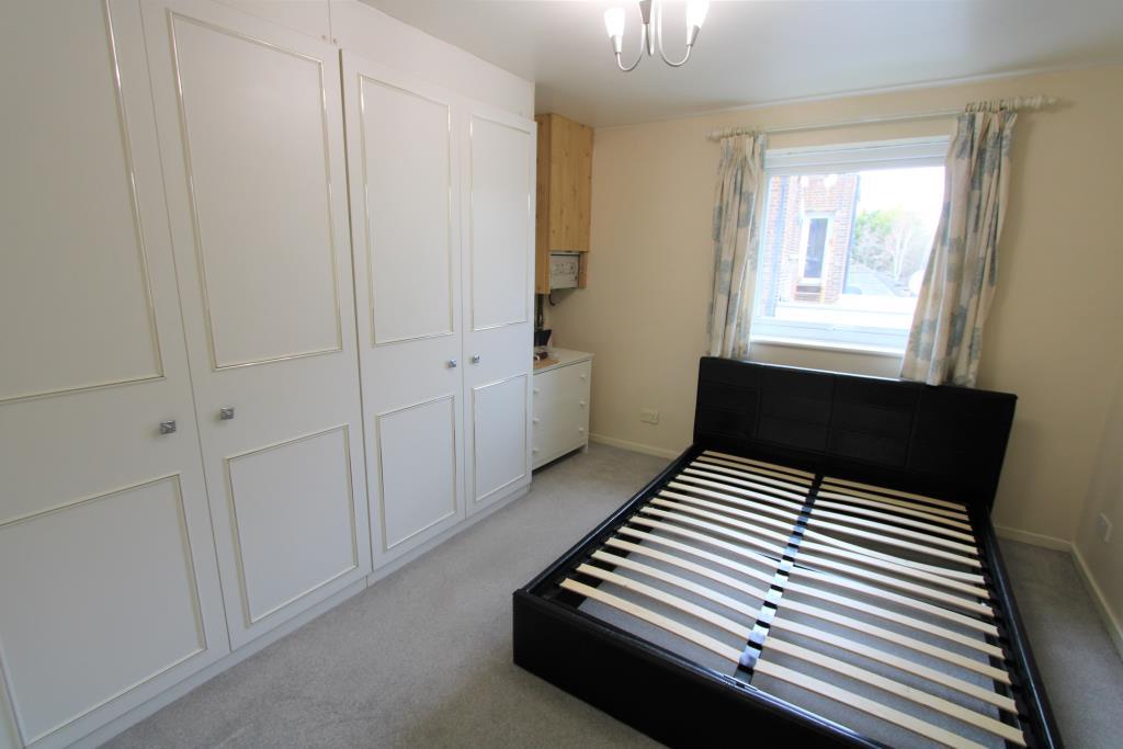 Flat Nursery Walk in Greater London