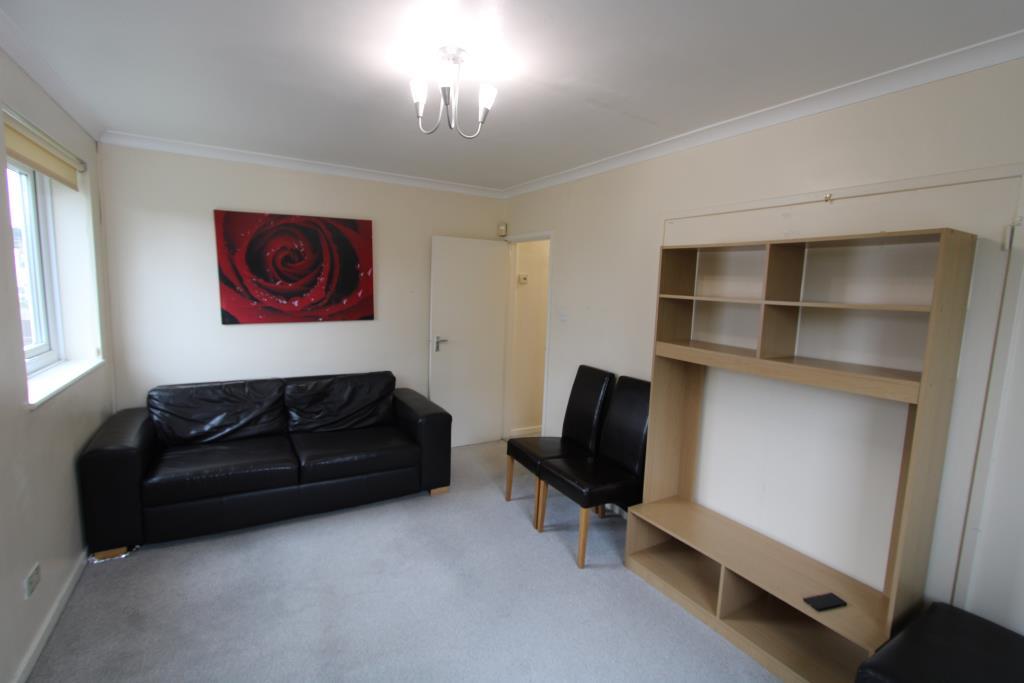 Flat Nursery Walk in Greater London
