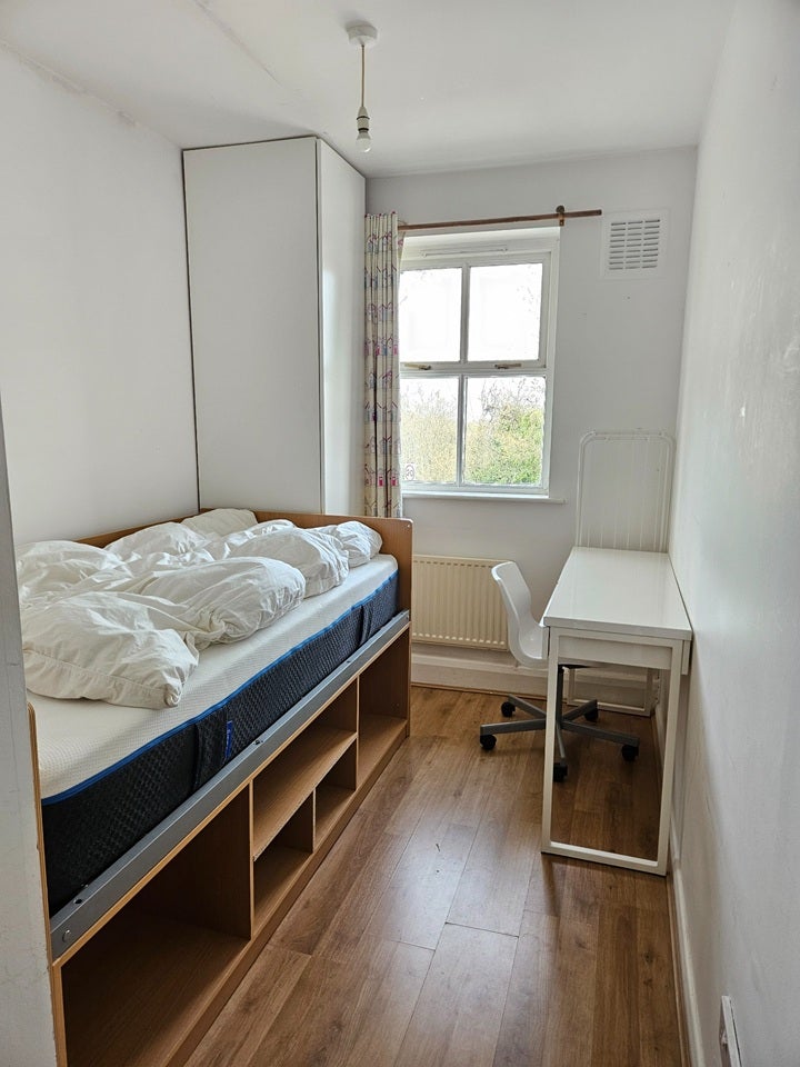 Room Coppetts Road in Greater London