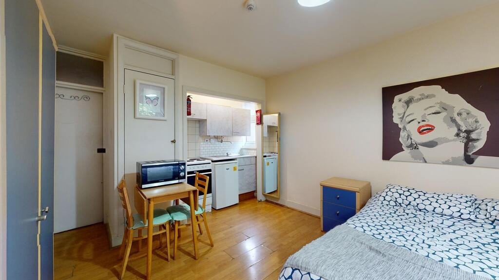 Room Anson Road in Greater London