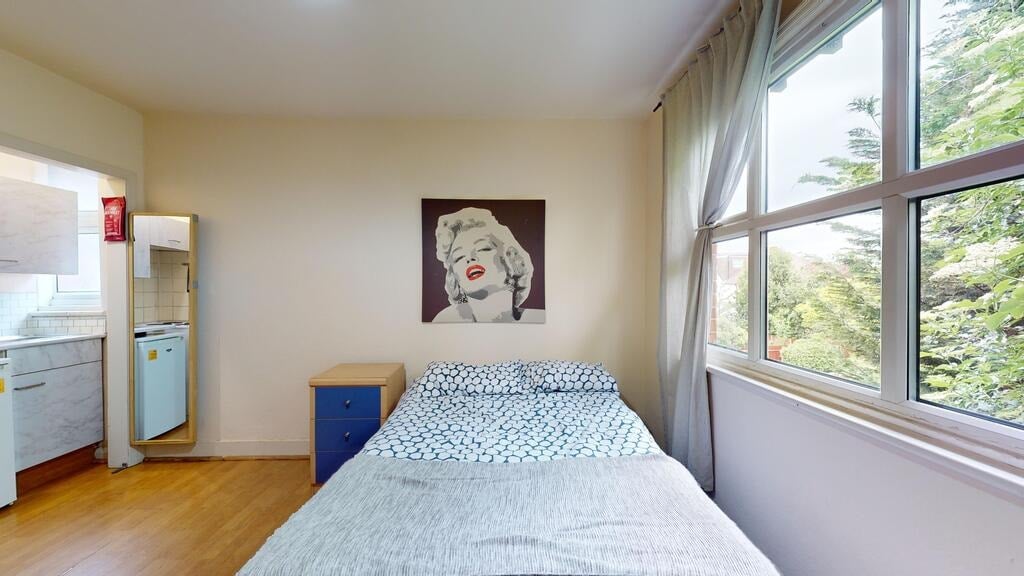 Room Anson Road in Greater London