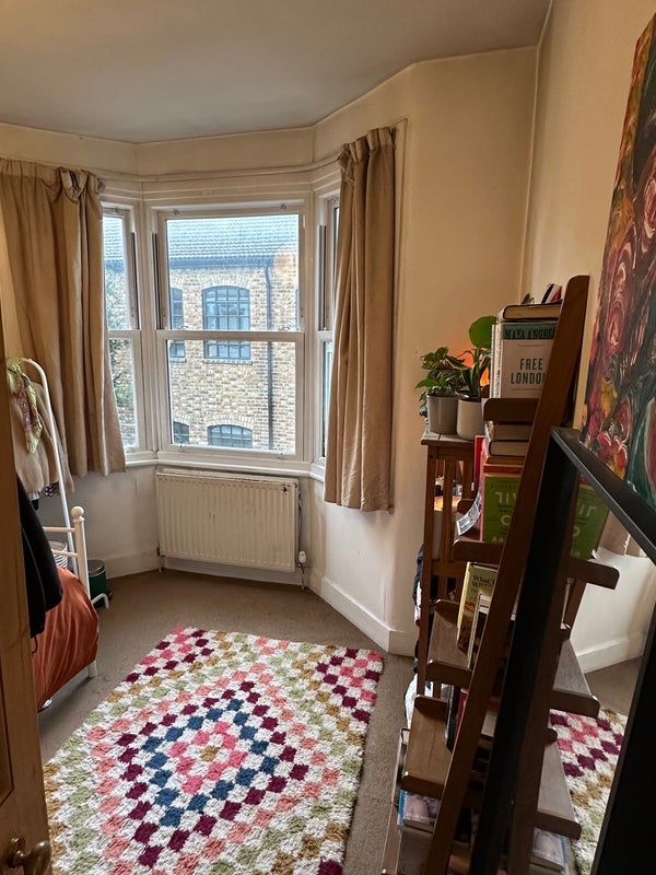 Room Tredegar Square in Greater London