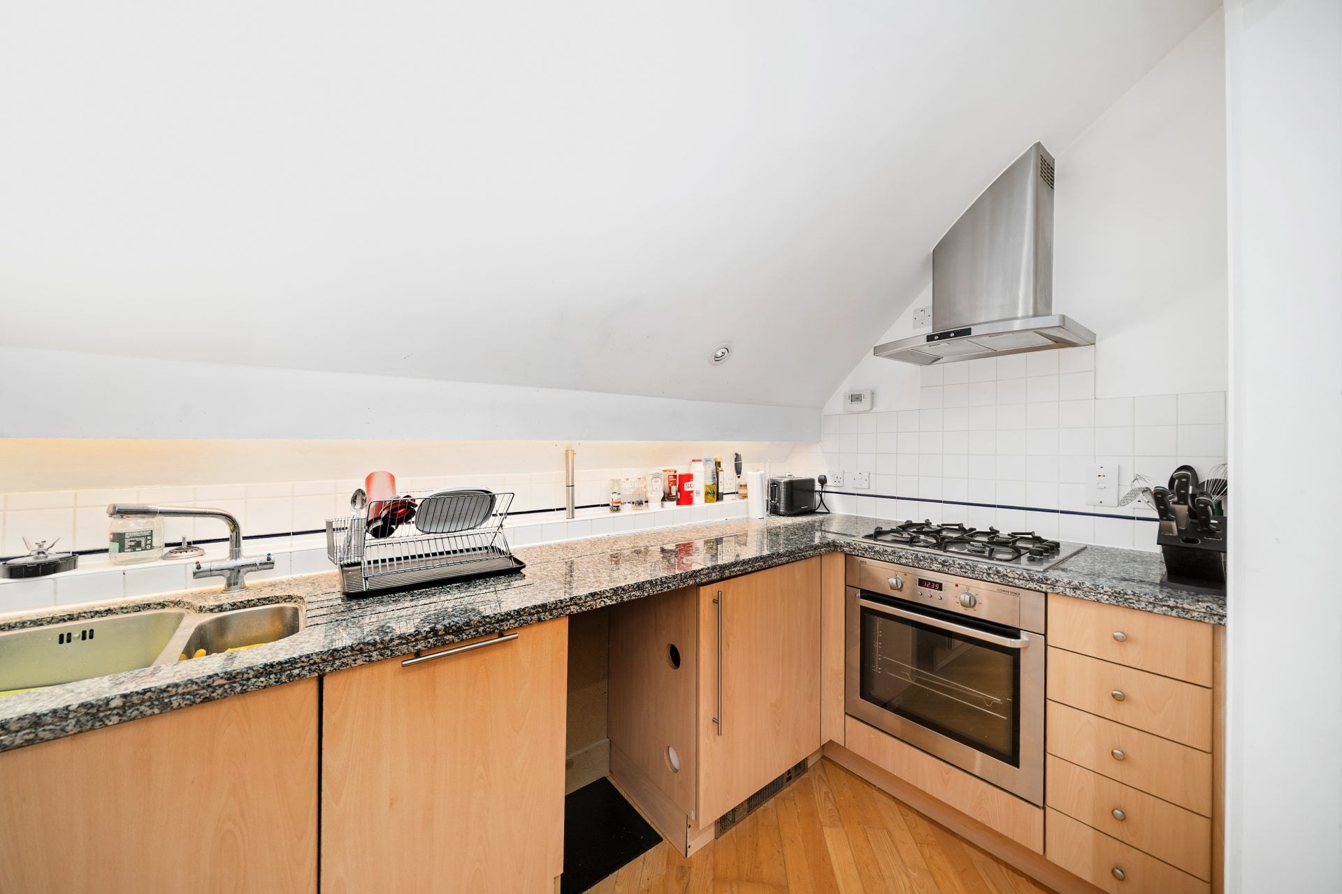 Flat Gillingham Row in London