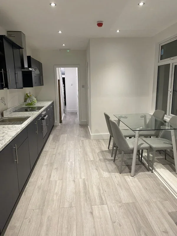 Room Masons Avenue in Greater London