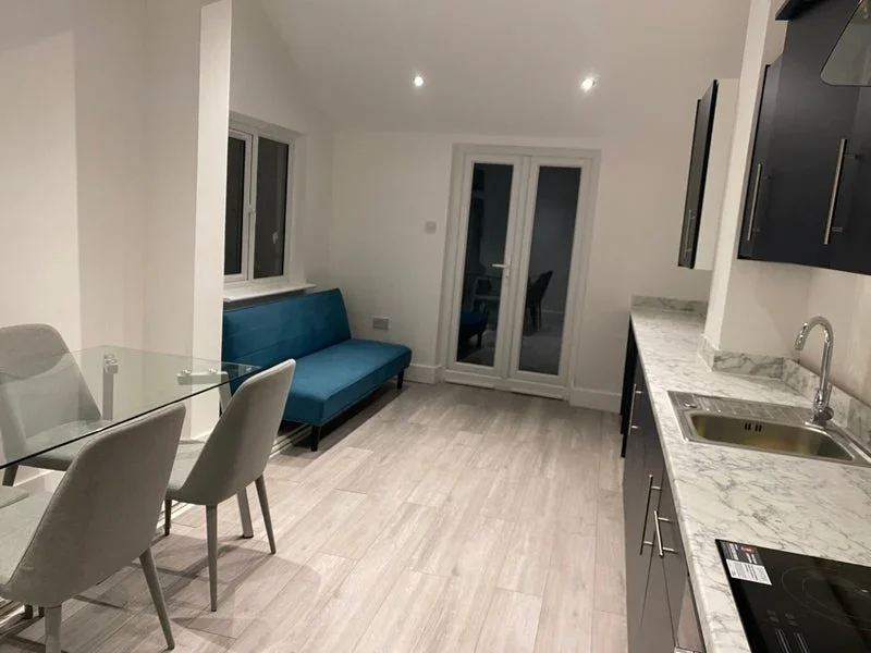 Room Masons Avenue in Greater London