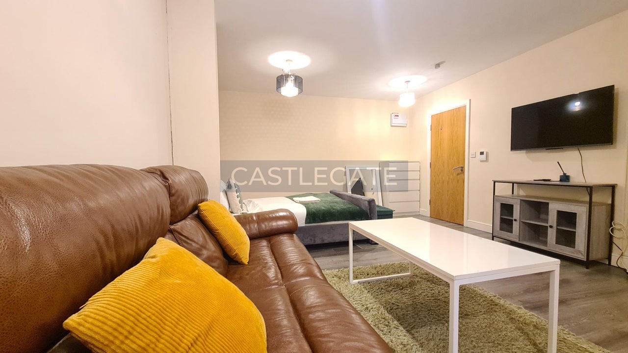 Flat Westgate in Huddersfield