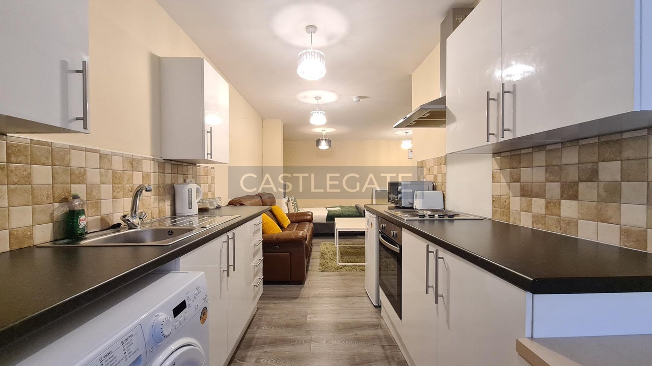 Flat Westgate in Huddersfield