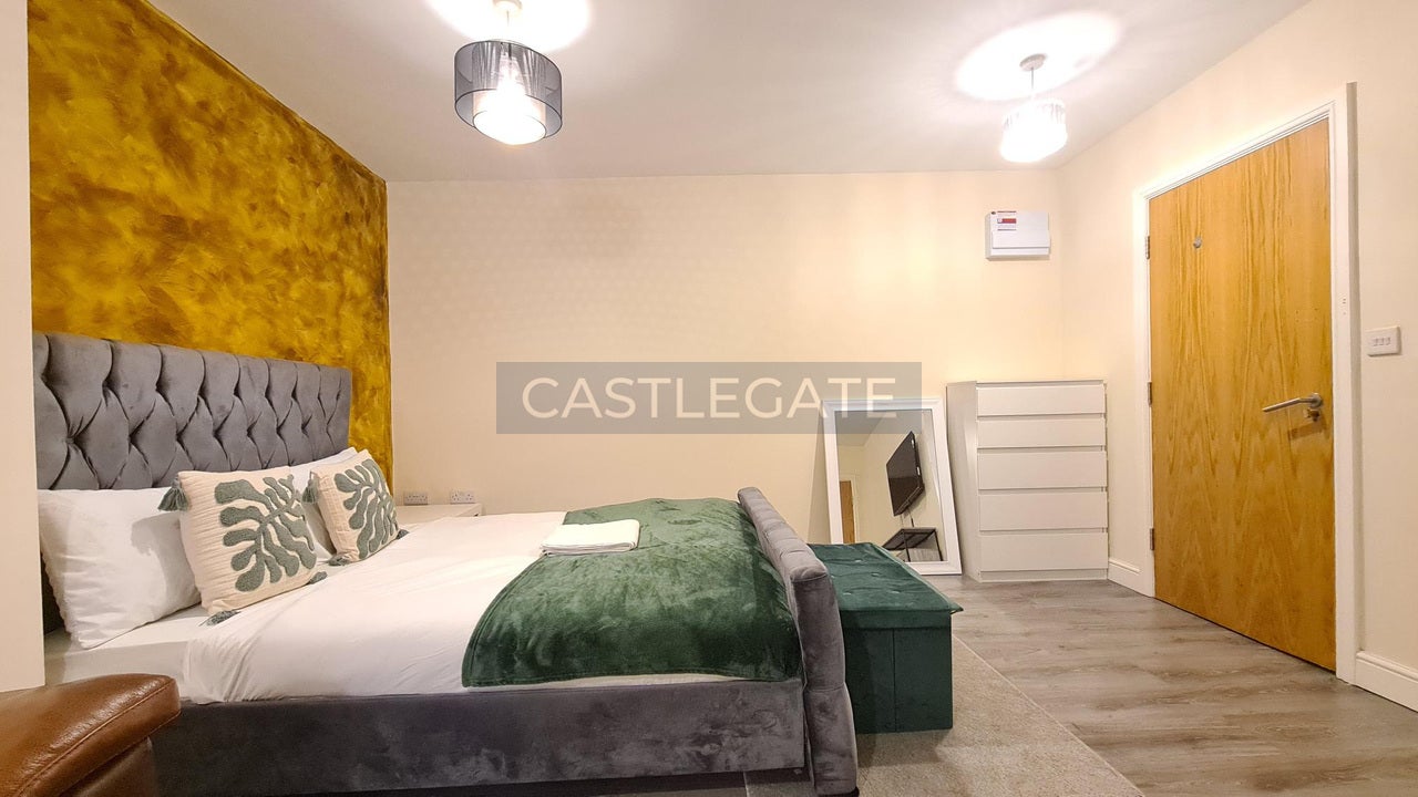 Flat Westgate in Huddersfield