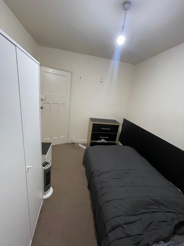 Room Bury Road in Royal Leamington Spa