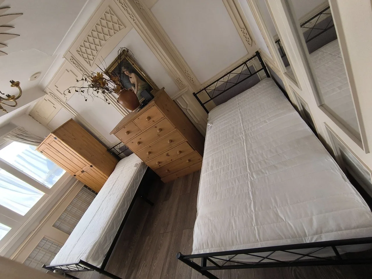Room Mitcham Road in Greater London