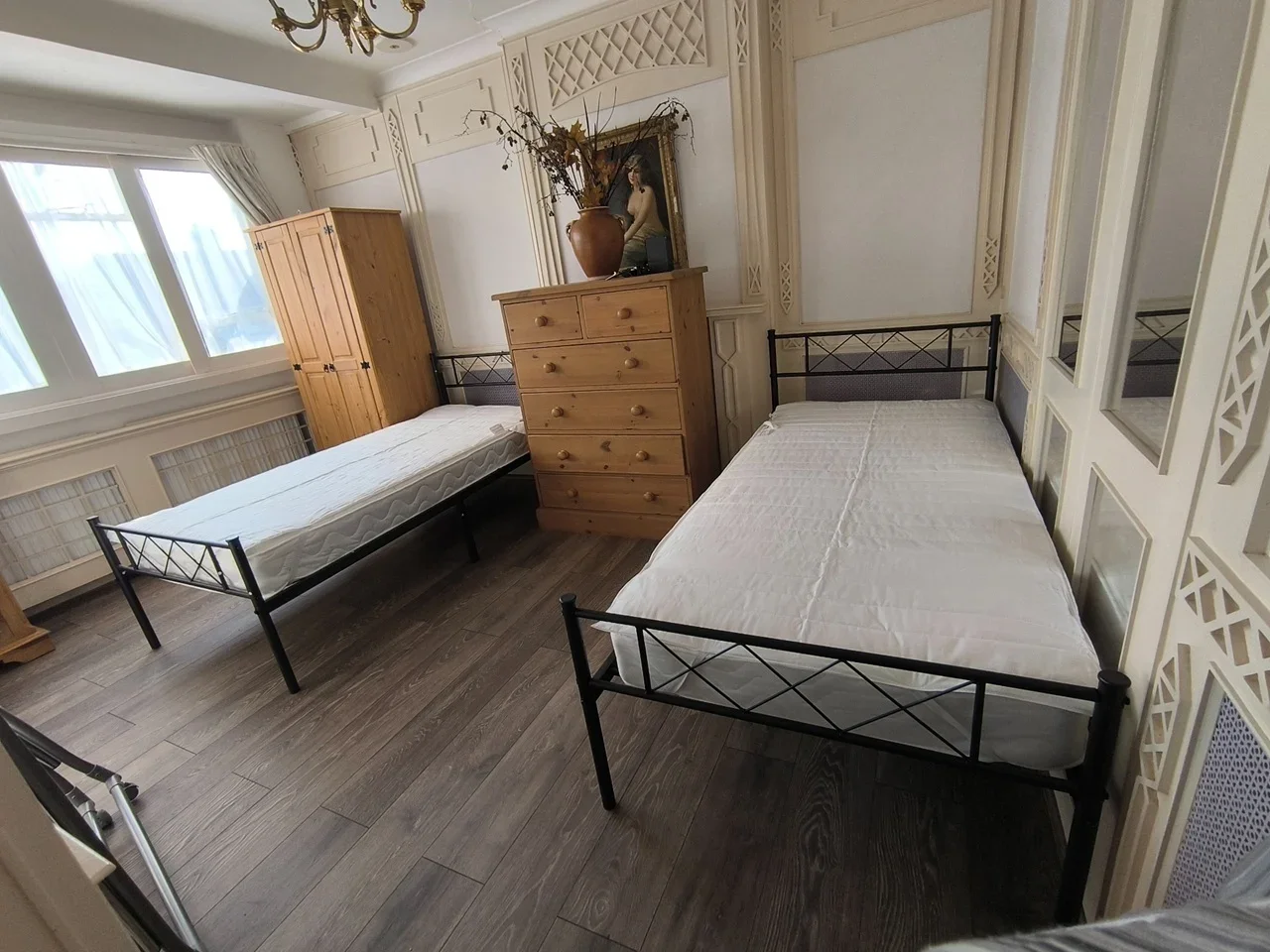 Room Mitcham Road in Greater London