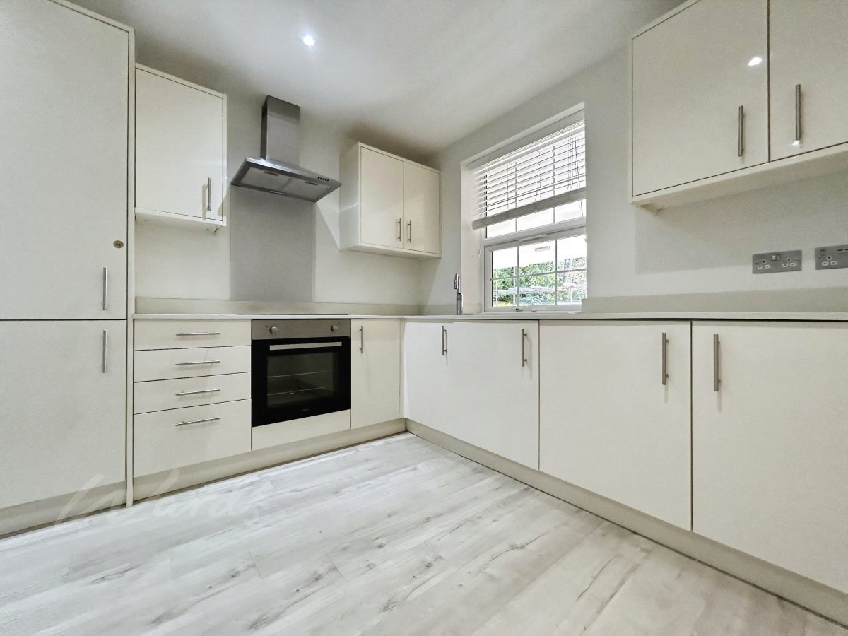 Flat Speldhurst Road in Tunbridge Wells