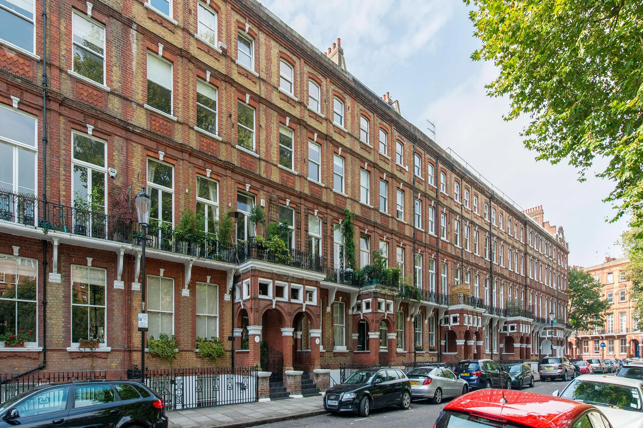 Flat Warwick Road in Greater London
