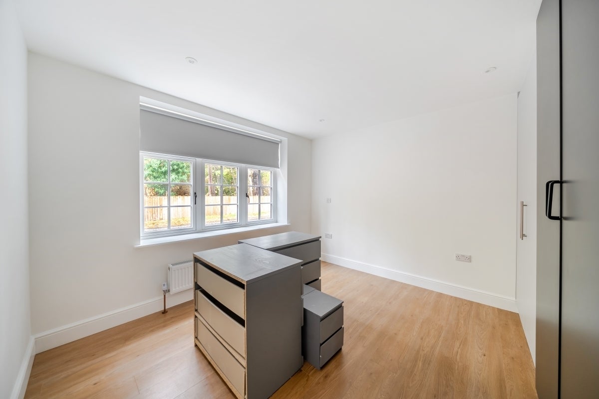 Flat Shenley Lane in St Albans