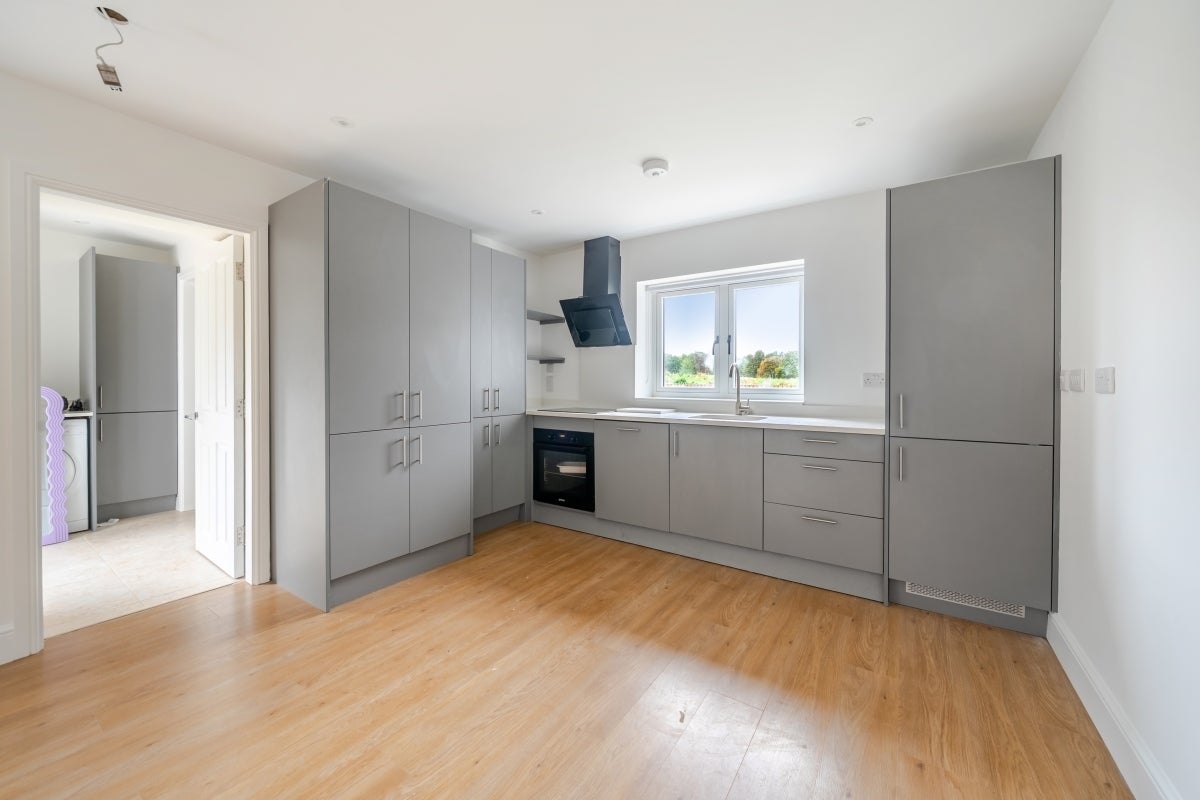 Flat Shenley Lane in St Albans