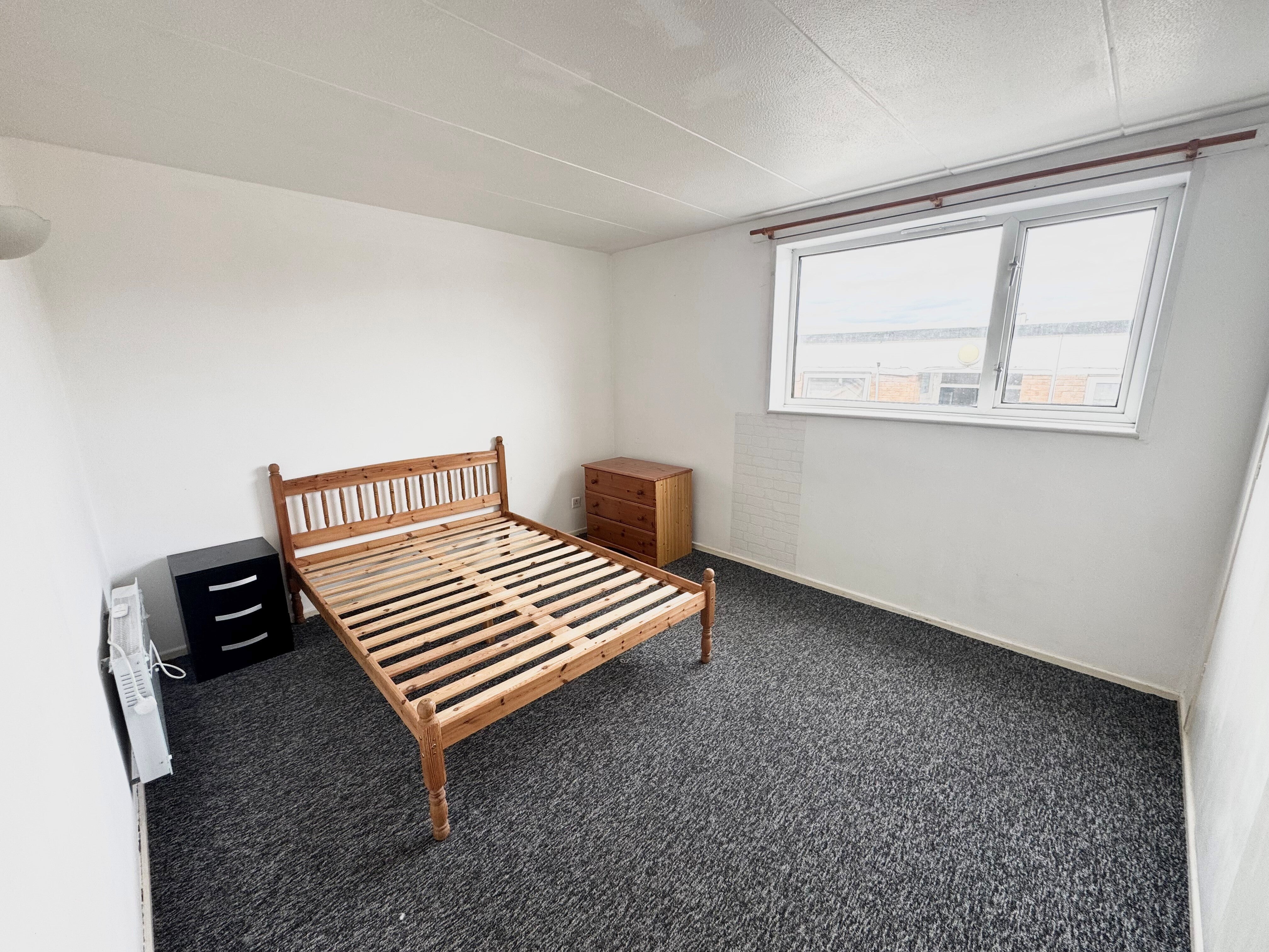 Flat Blackwood Avenue in Rugby