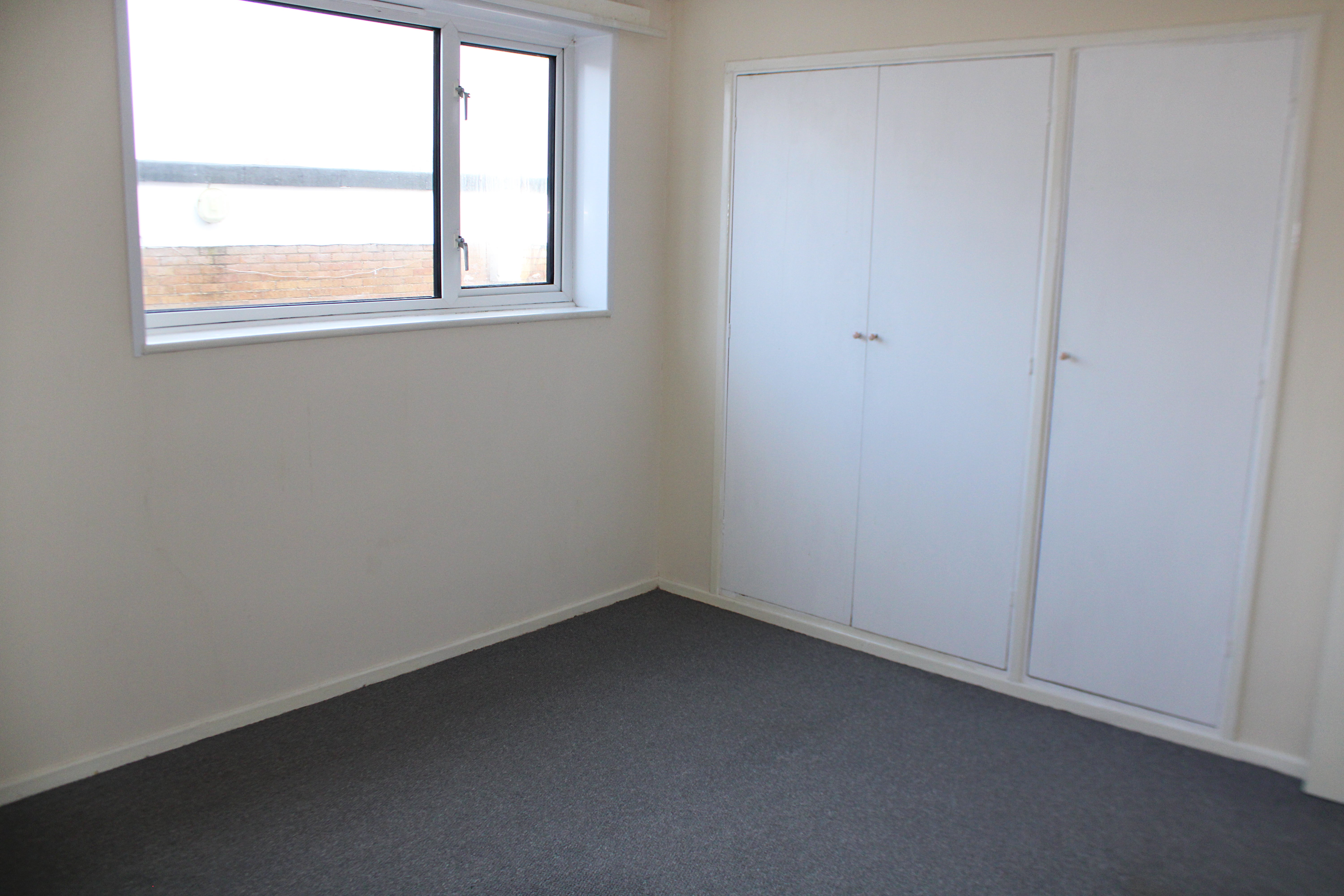 Flat Blackwood Avenue in Rugby