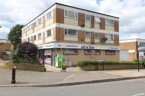 Flat Blackwood Avenue in Rugby