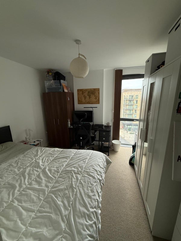 Flat Chrisp Street in Greater London