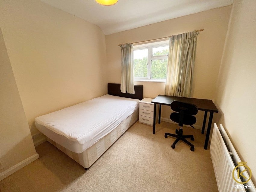 House Westwood Court in Guildford