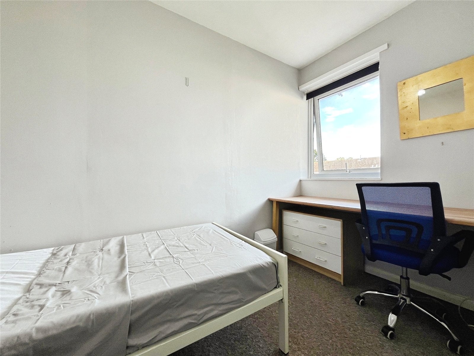 Room Beechtree Avenue in Borough of Runnymede