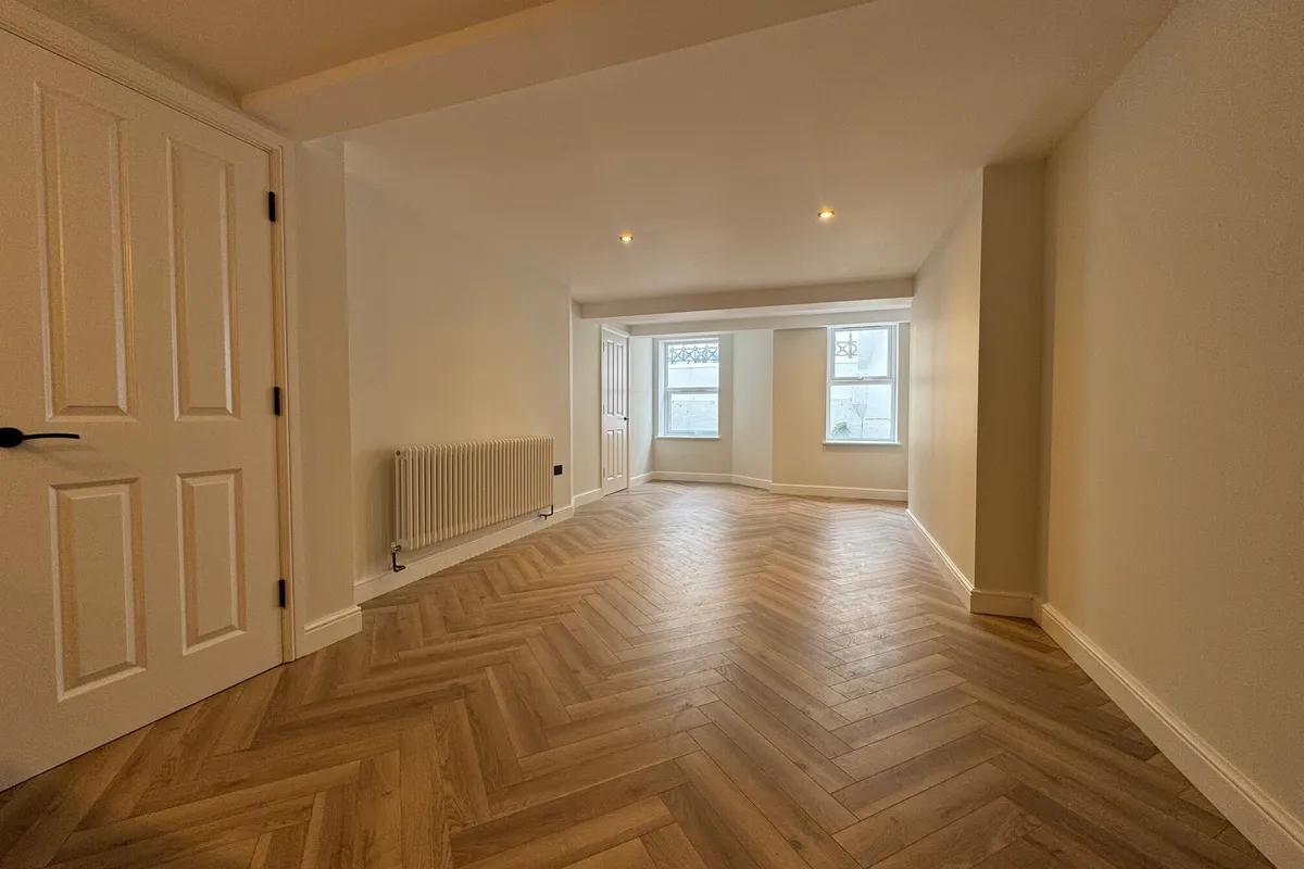 Flat Grand Parade in Eastbourne