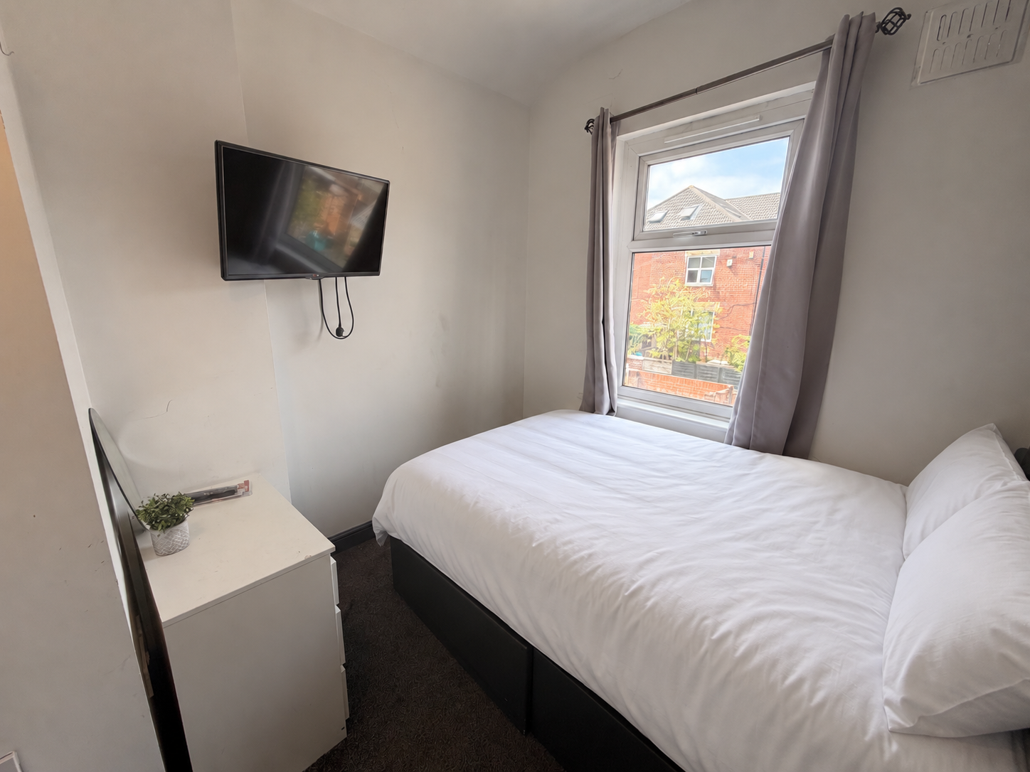Room Lowther Road in Doncaster