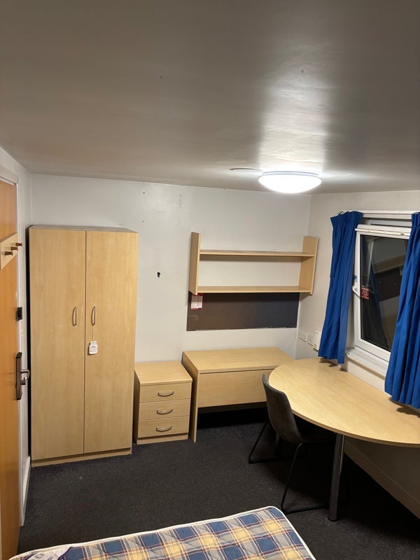 Room Raw Dykes Road in Leicester