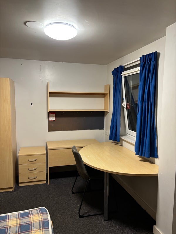 Room Raw Dykes Road in Leicester