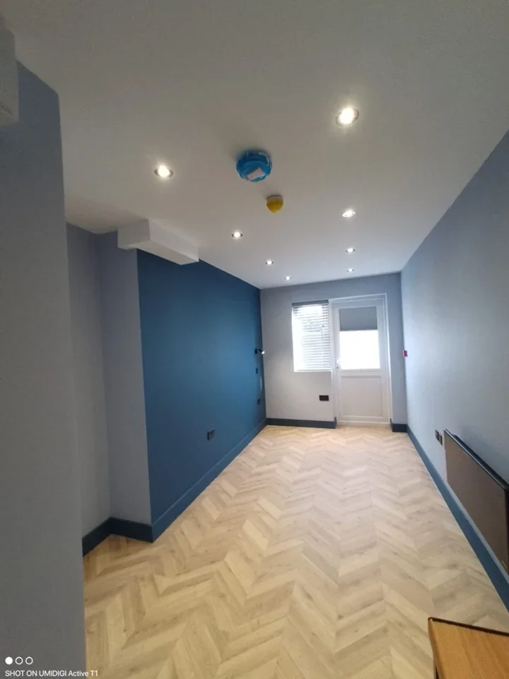 Room Normanhurst in Borough of Spelthorne