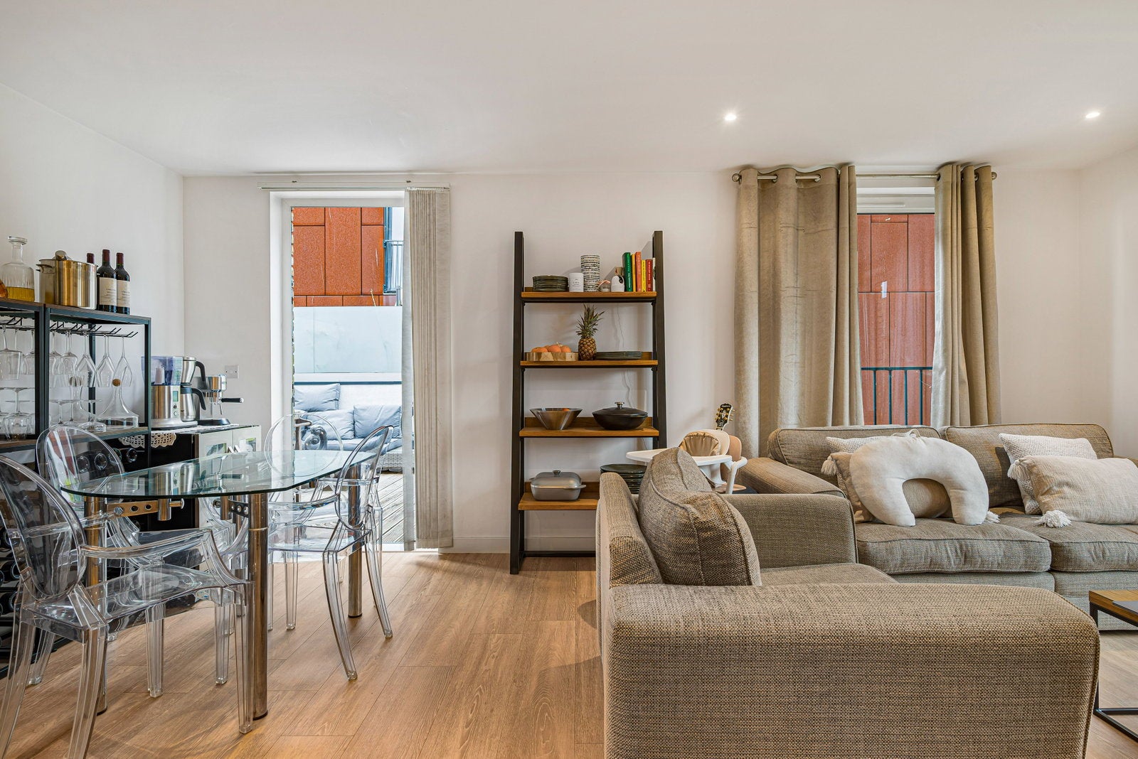 Flat Carteret Way in Greater London